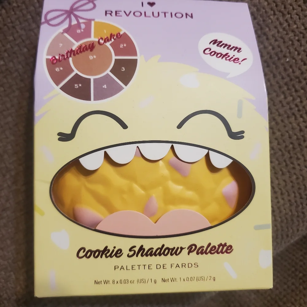 I Heart Revolution Cookie Shadow Palette NWT Neutral Colors. Teen Approved